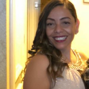 Meet your Posher, Yoli